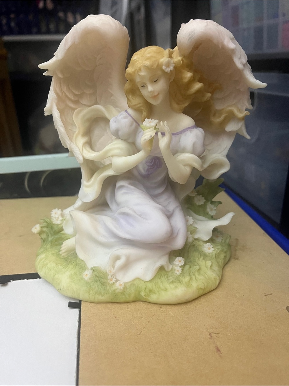 Elegant Angel Sculpture in Cream and Lavender “Dream of Love” see desc 484